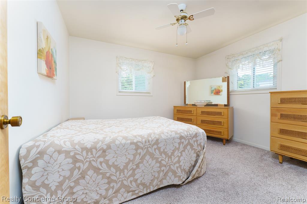 918 Squire Lane, Milford, MI 48381 — Photo 11