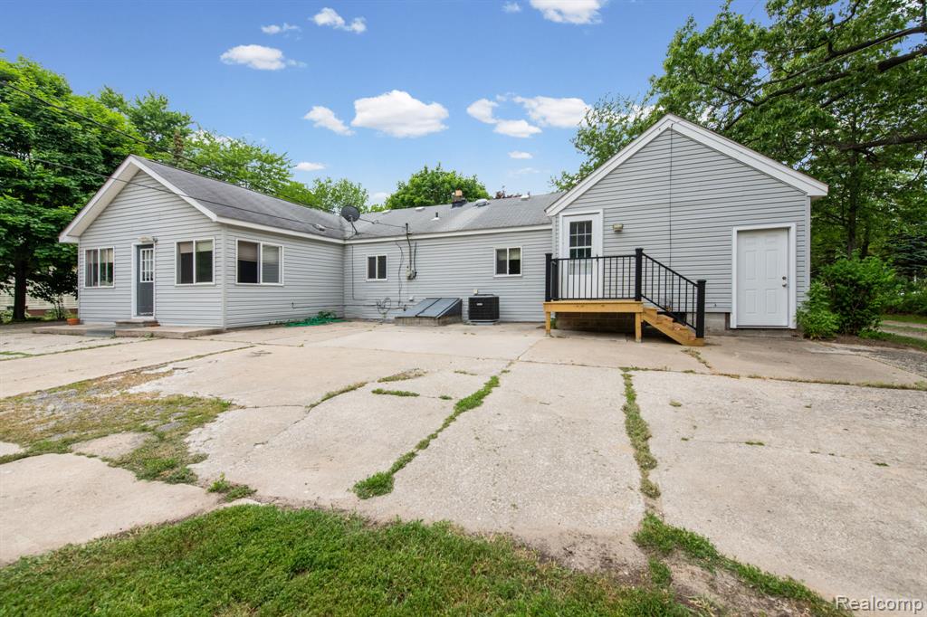 19227 Gudith Road, Trenton, MI 48183 — Photo 29