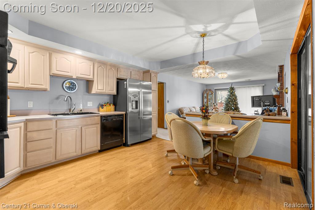 28237 W Huron River Drive, Flat Rock, MI 48134 — Photo 5