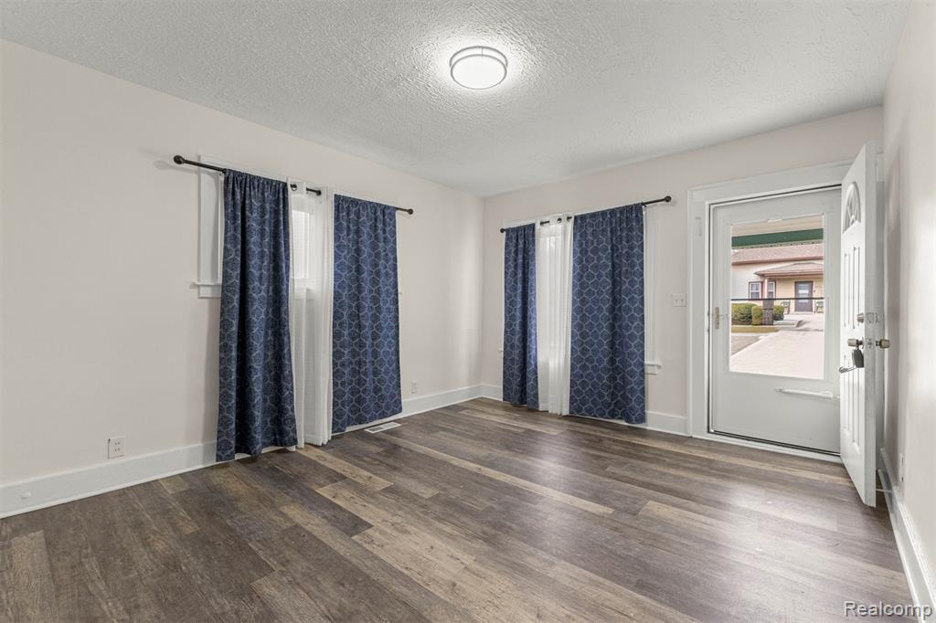5629 Katherine Street, Dearborn Heights, MI 48125 — Photo 4
