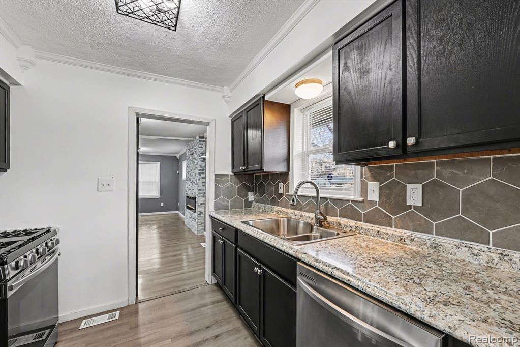 925 Kenilworth Avenue, Pontiac, MI 48340 — Photo 12