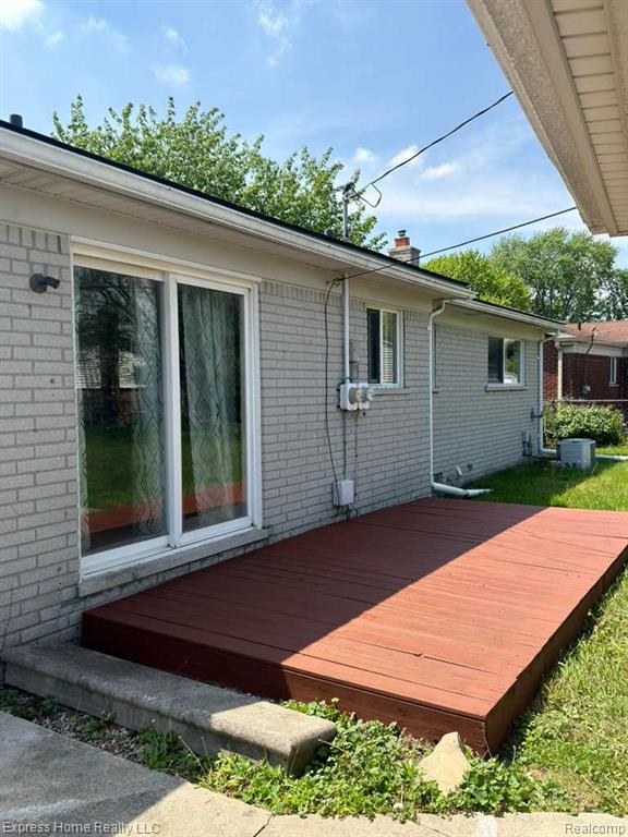 15129 Elderwood Drive, Warren, MI 48088 — Photo 15