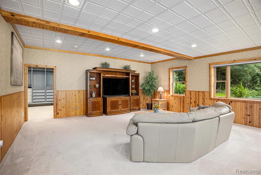 4301 Rolling Acres Drive, Hartland, MI 48353 — Photo 40