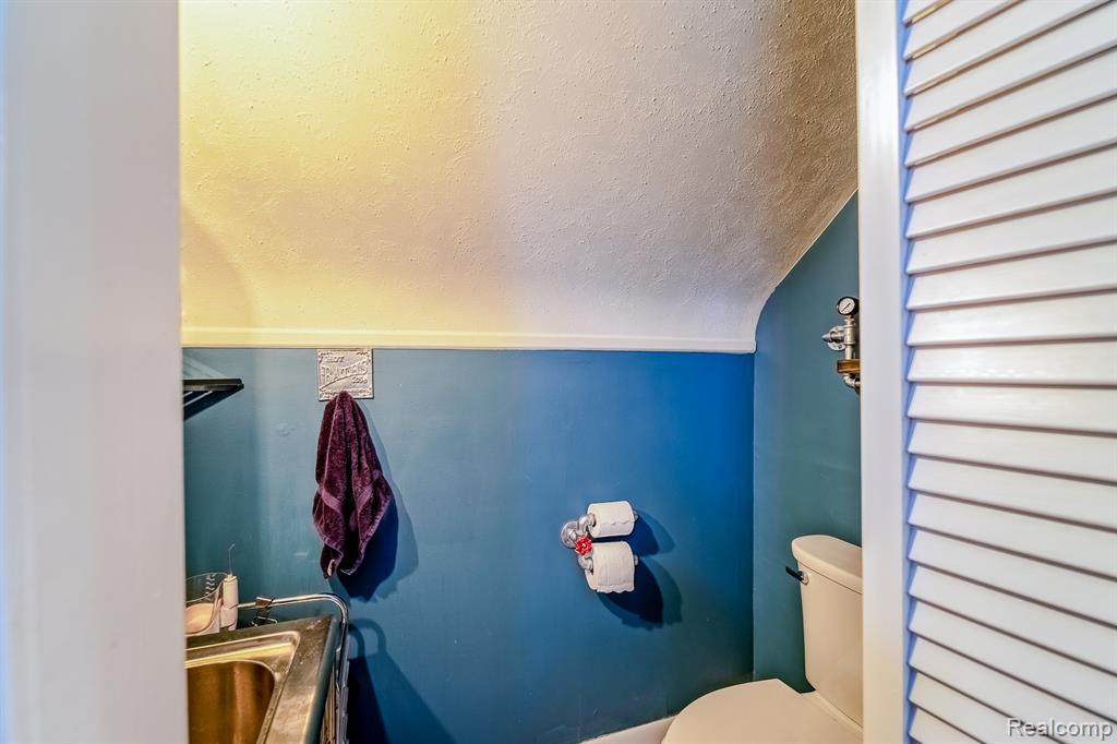 706 WHITE Avenue, Lincoln Park, MI 48146 — Photo 20