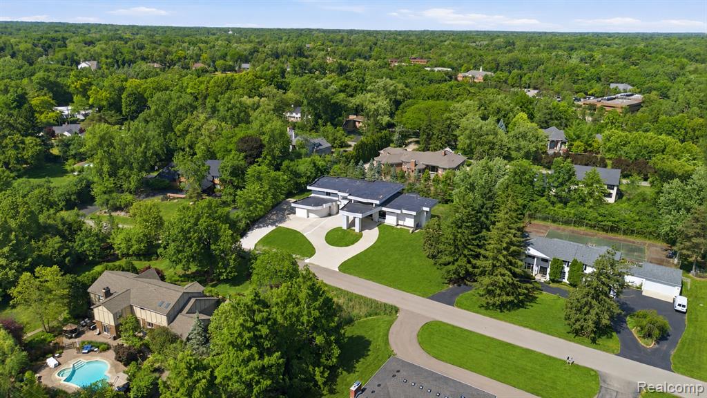 24696 Franklin Park Drive, Franklin, MI 48025 — Photo 89