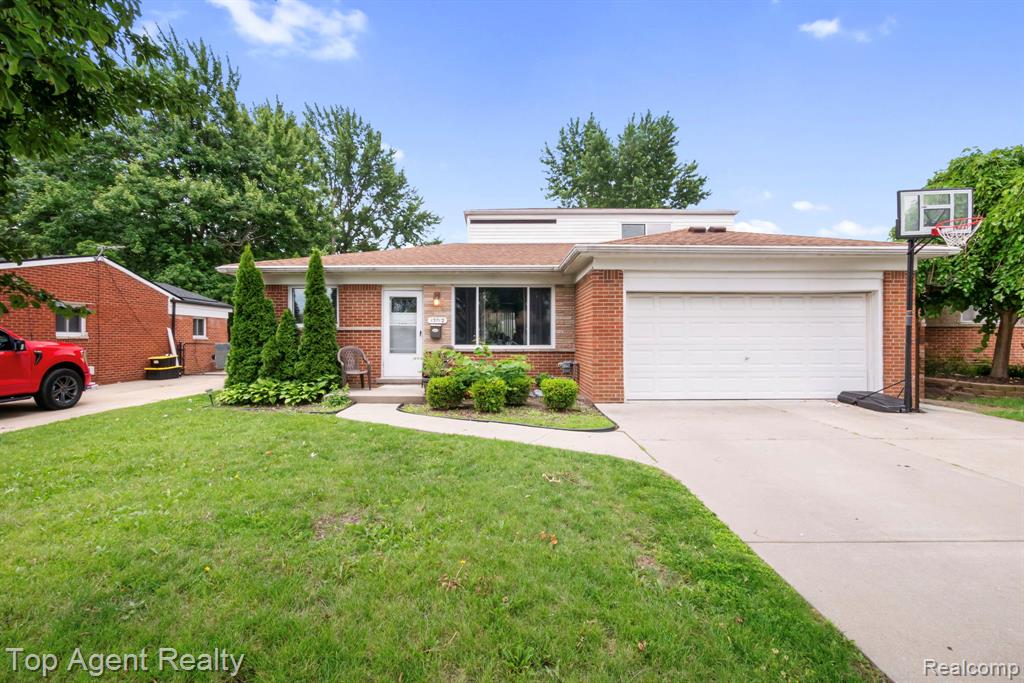 13712 La Chene Avenue, Warren, MI 48088