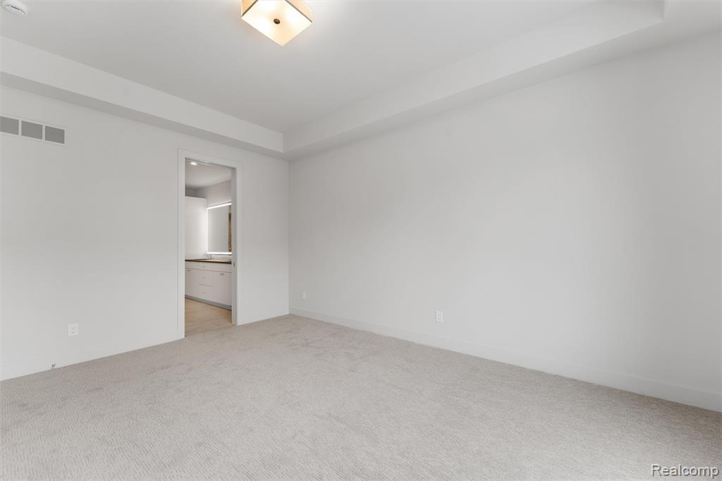 39 South Trail Court, Troy, MI 48083 — Photo 22