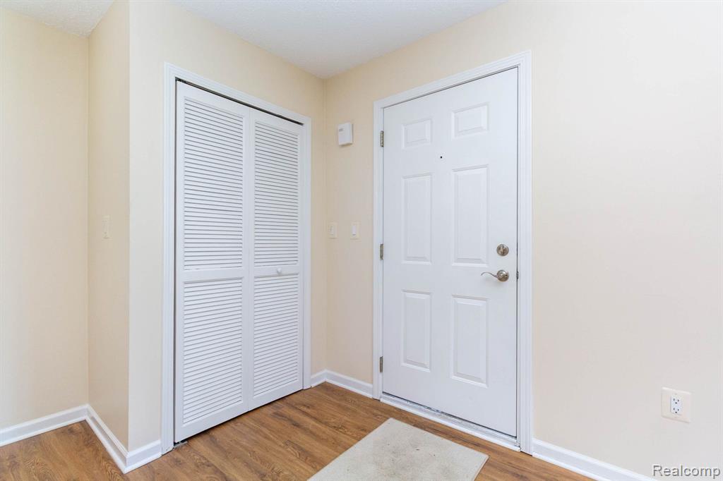 8850 Janis Street, Shelby Twp, MI 48317 — Photo 5