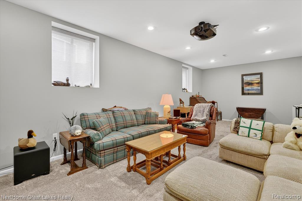 6152 Natures Cove, Grand Blanc, MI 48439 — Photo 35
