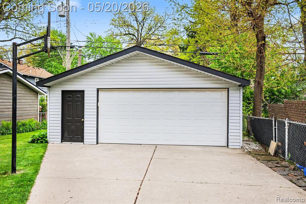 614 Gardenia Avenue, Royal Oak, MI 48067 — Photo 25