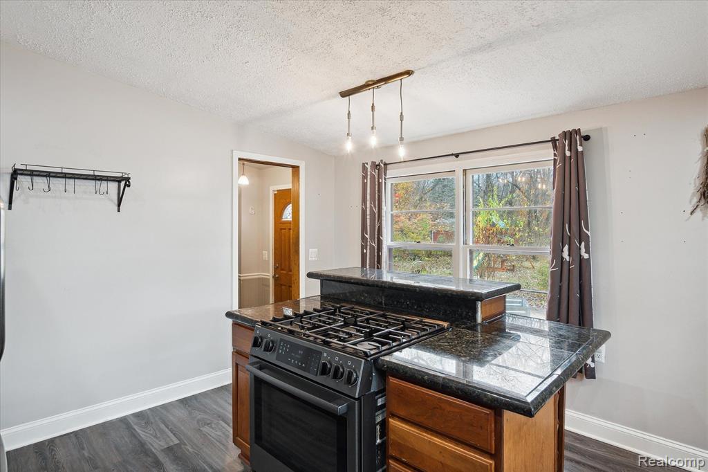 8537 Moms Drive, Belleville, MI 48111 — Photo 13