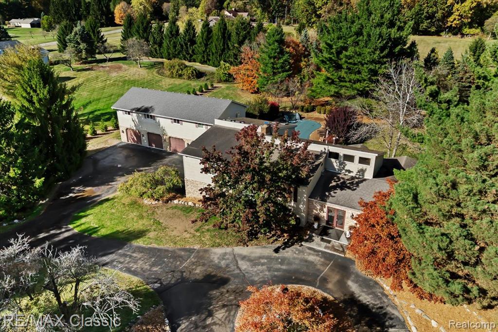 2345 E Commerce Road, Milford, MI 48381 — Photo 2