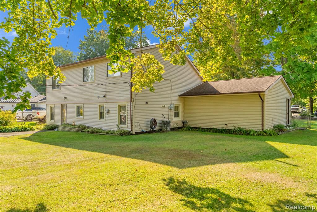 7730 Austere Drive, Waterford, MI 48329 — Photo 24