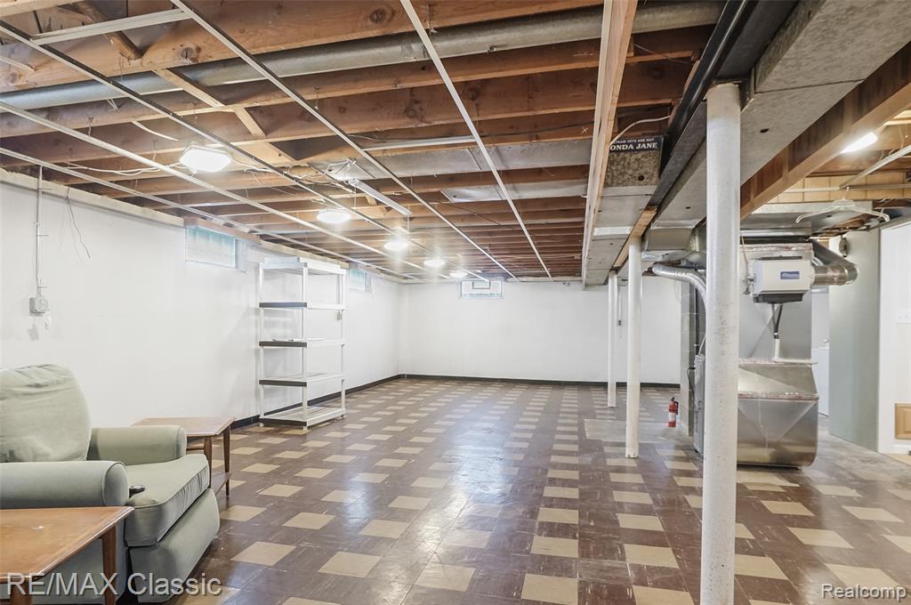 7218 Sterling, Center Line, MI 48015 — Photo 18