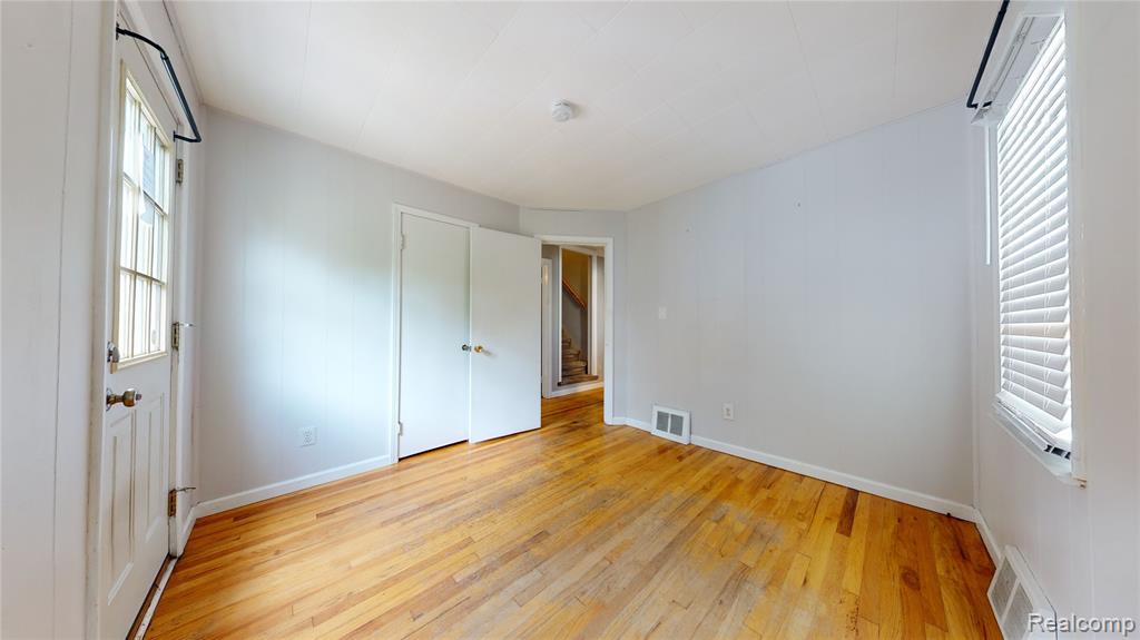 916 N Kenwood Avenue, Royal Oak, MI 48067 — Photo 12