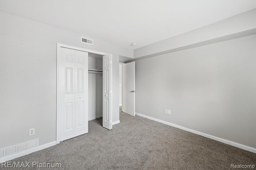 8723 Meadowbrook Drive, Brighton, MI 48116 — Photo 15