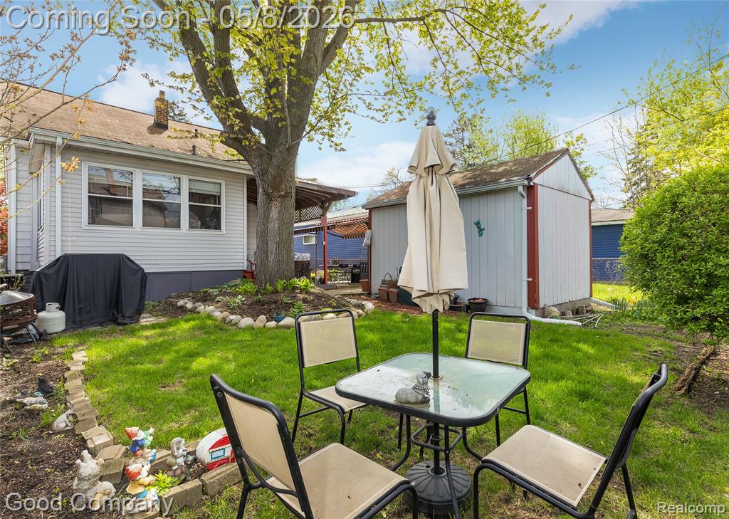 559 E Harry Avenue, Hazel Park, MI 48030 — Photo 30
