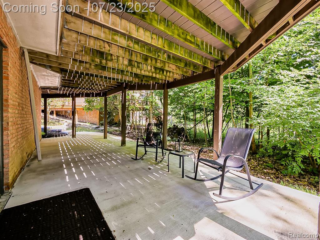 6590 Pembridge Hill, West Bloomfield, MI — Photo 38