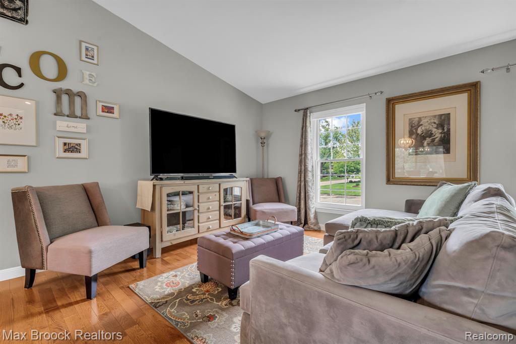 591 S Spinningwheel Lane, Bloomfield Hills, MI 48304 — Photo 4