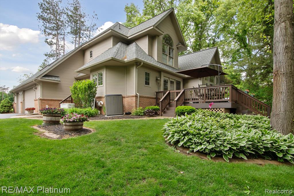 8257 Abalone Way, Pinckney, MI 48169 — Photo 54
