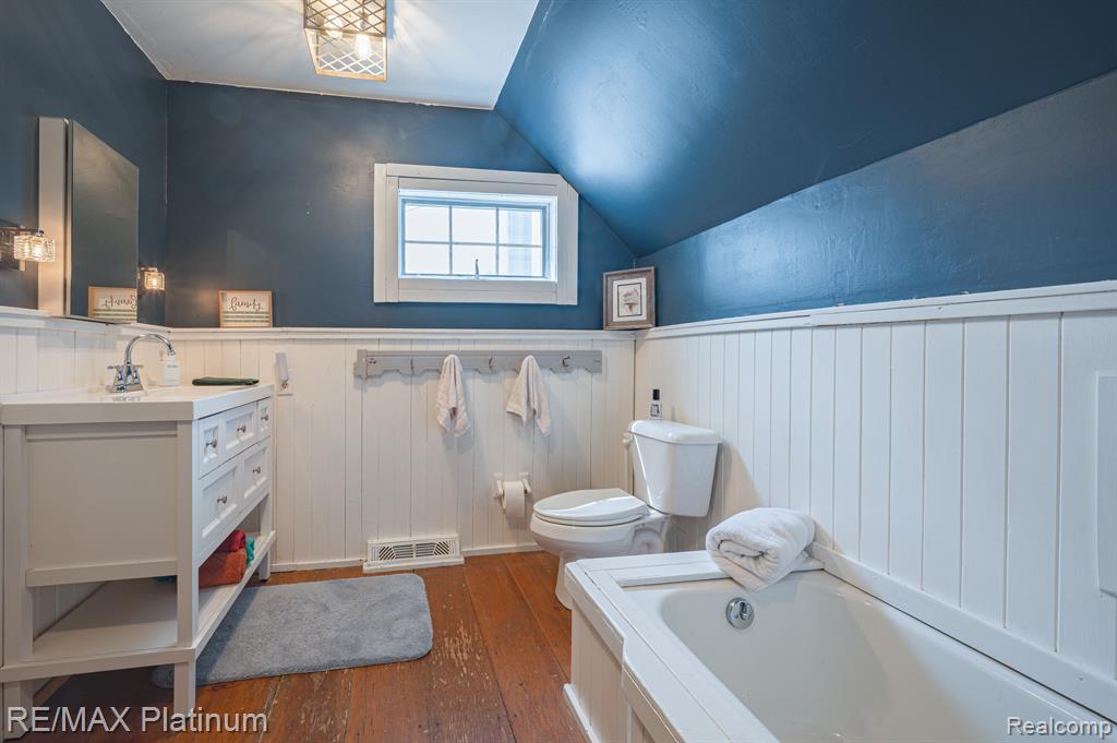 4015 BENNETT LAKE Road, Fenton, MI 48430 — Photo 33