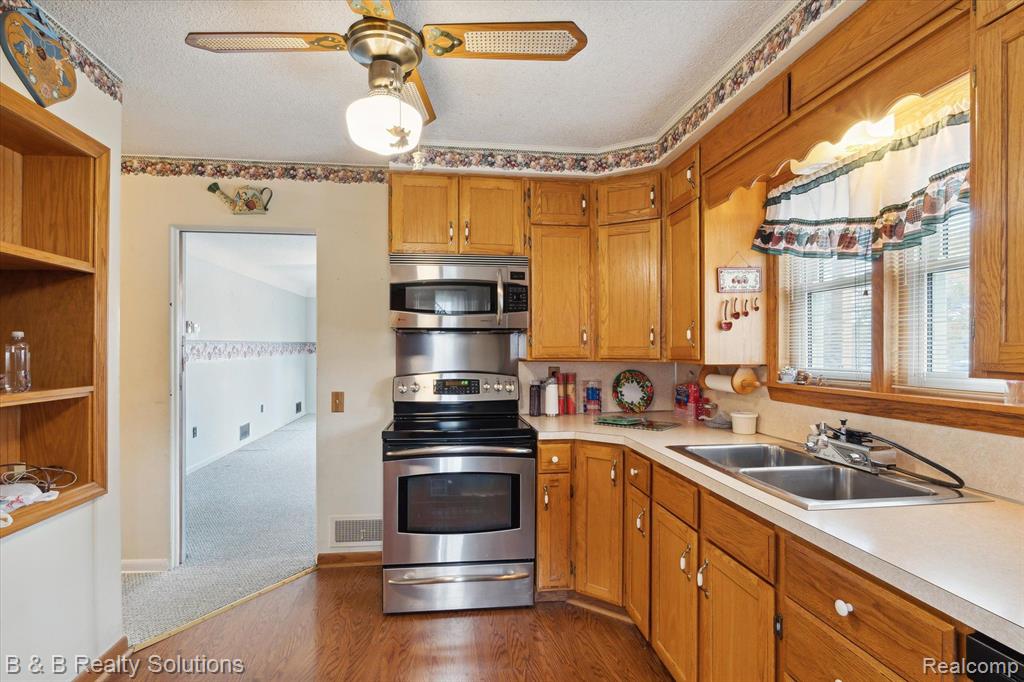 4360 HURON Street, North Branch, MI 48461 — Photo 12