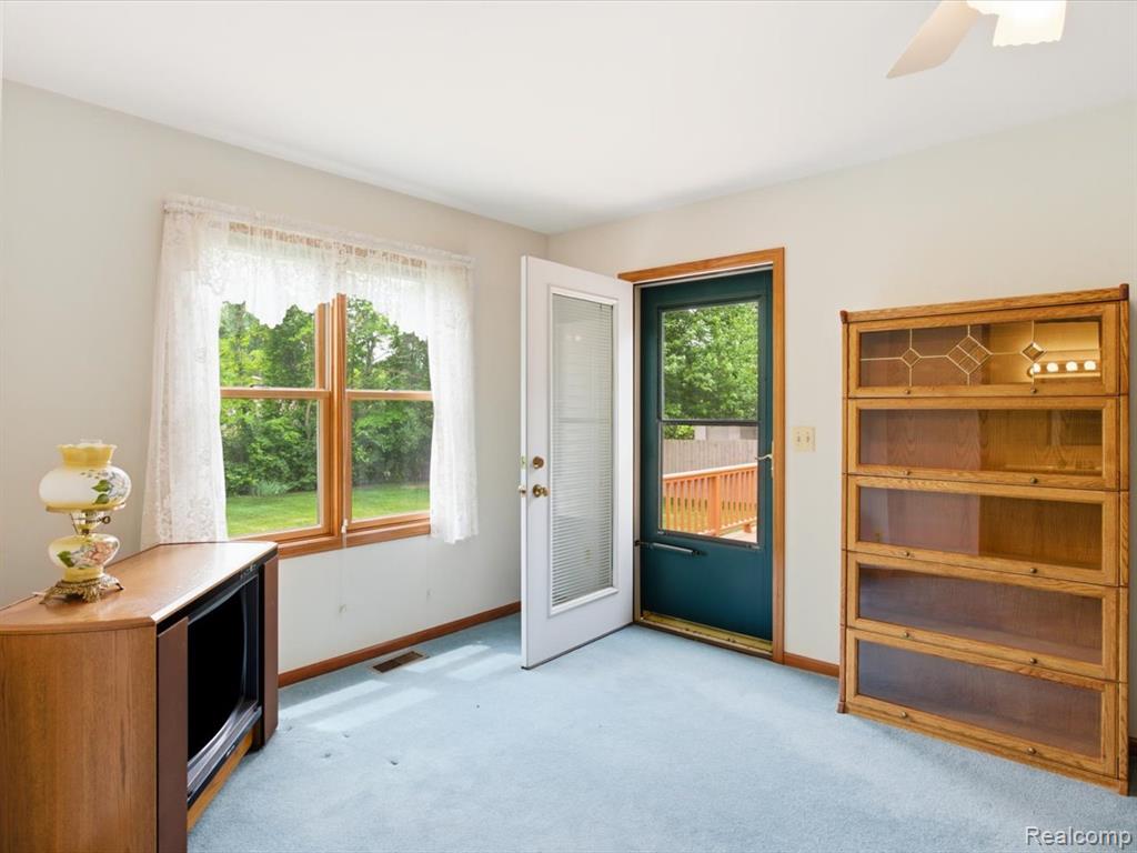 4305 Juniper Lane, Port Huron, MI 48060 — Photo 19