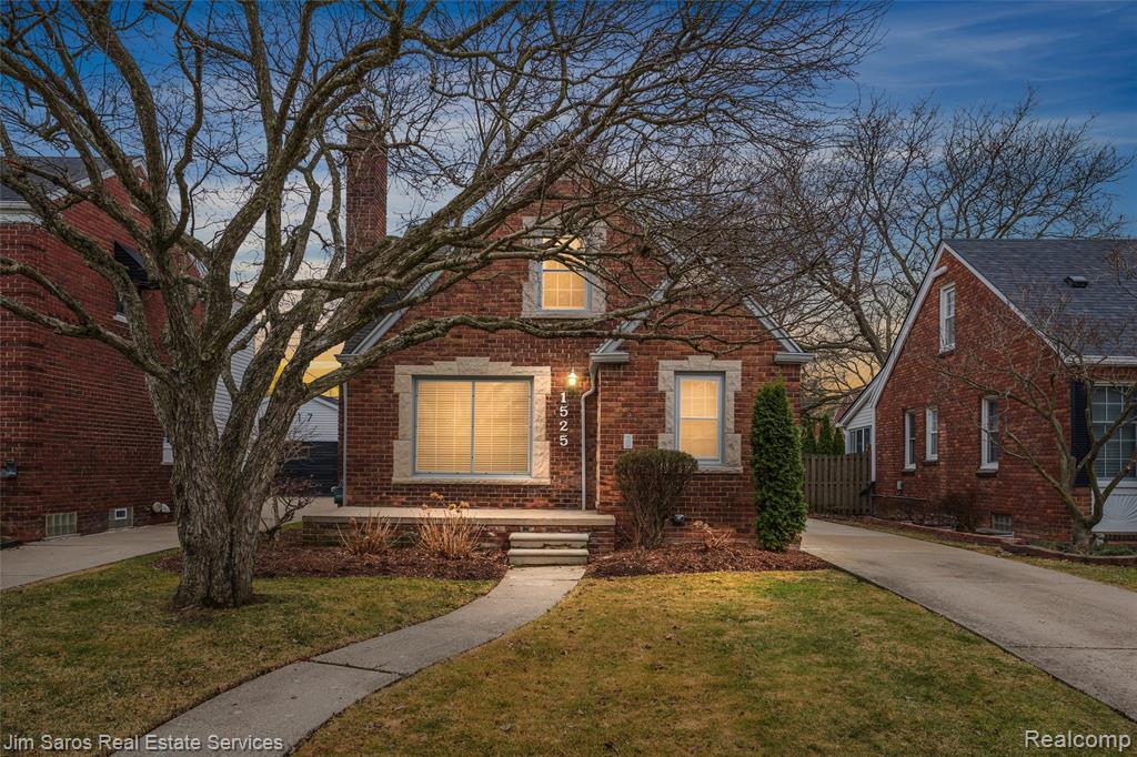 1525 Hollywood Avenue, Grosse Pointe Woods, MI 48236 — Photo 22