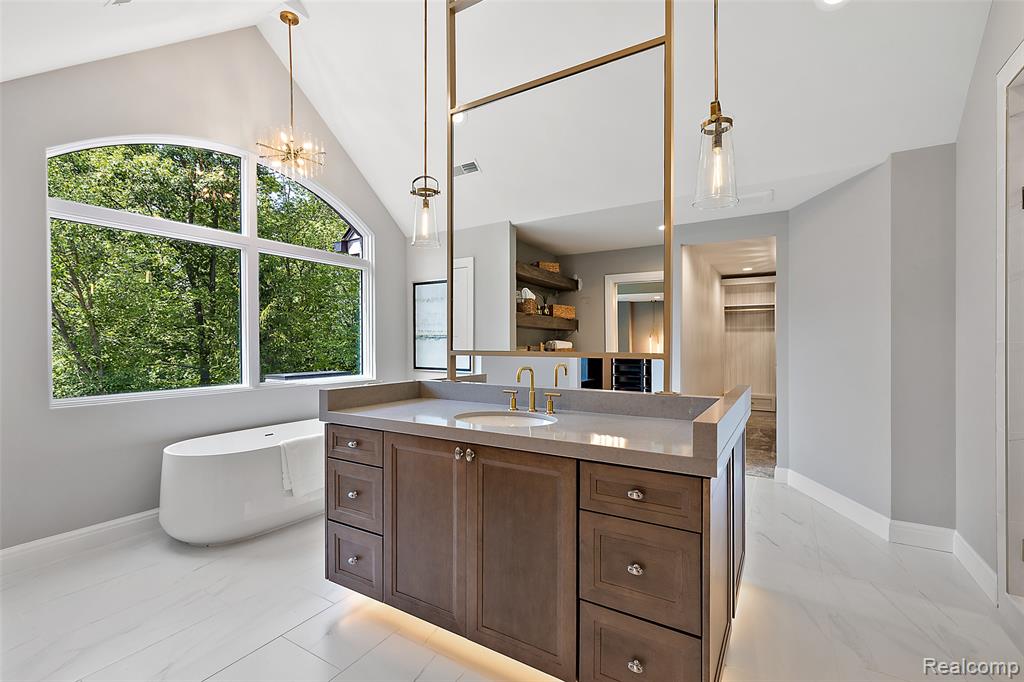 3268 Willis Drive, Oakland, MI, 48306