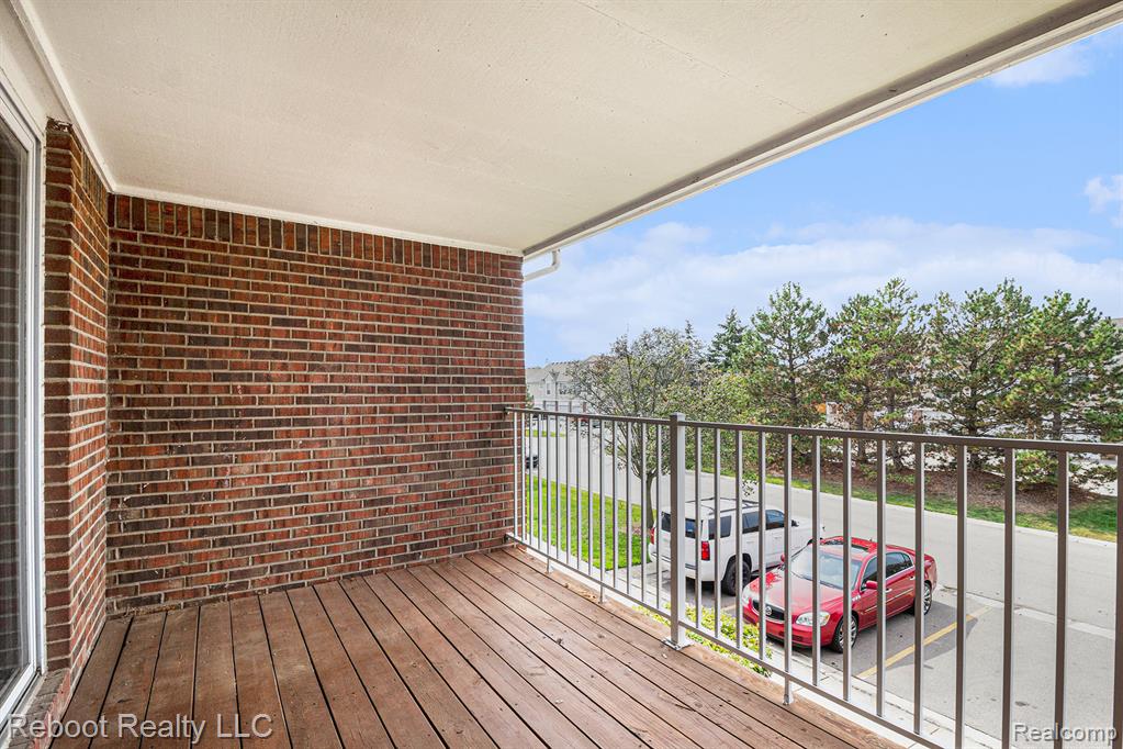 45760 Warwick Drive, Macomb, MI 48044 — Photo 12