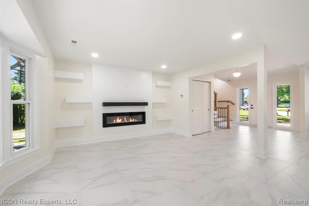4089 Aberdeen Court, West Bloomfield, MI 48323 — Photo 6