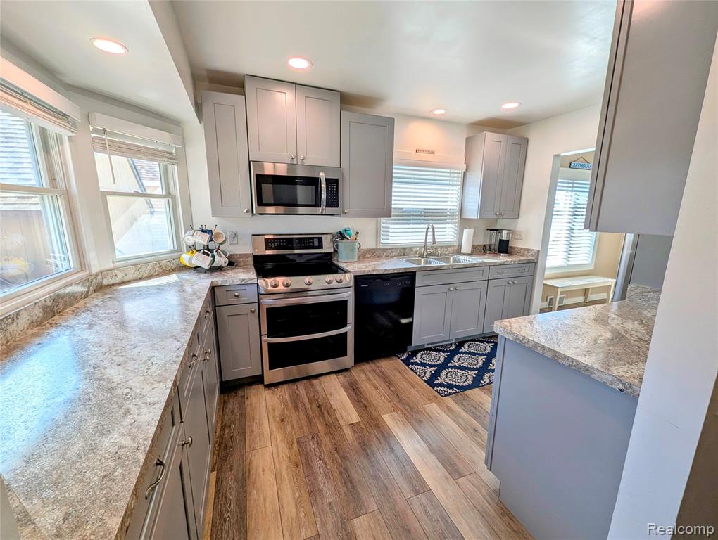 2525 Davista Drive, Highland, MI 48356 — Photo 23