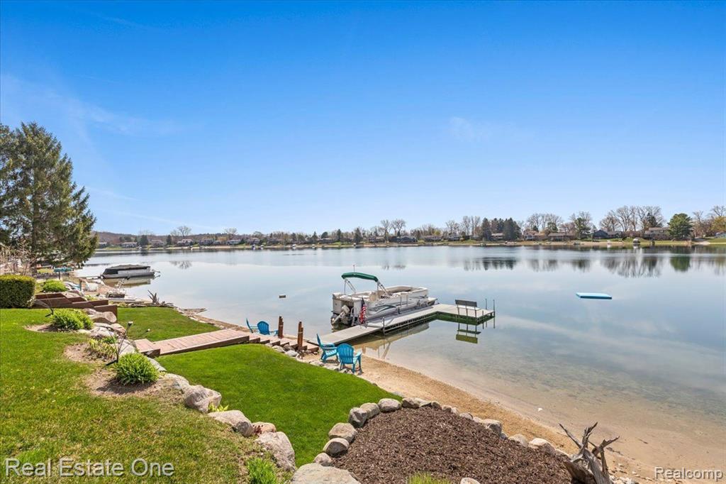 566 BAY POINTE Drive, Oxford, MI 48371 — Photo 64