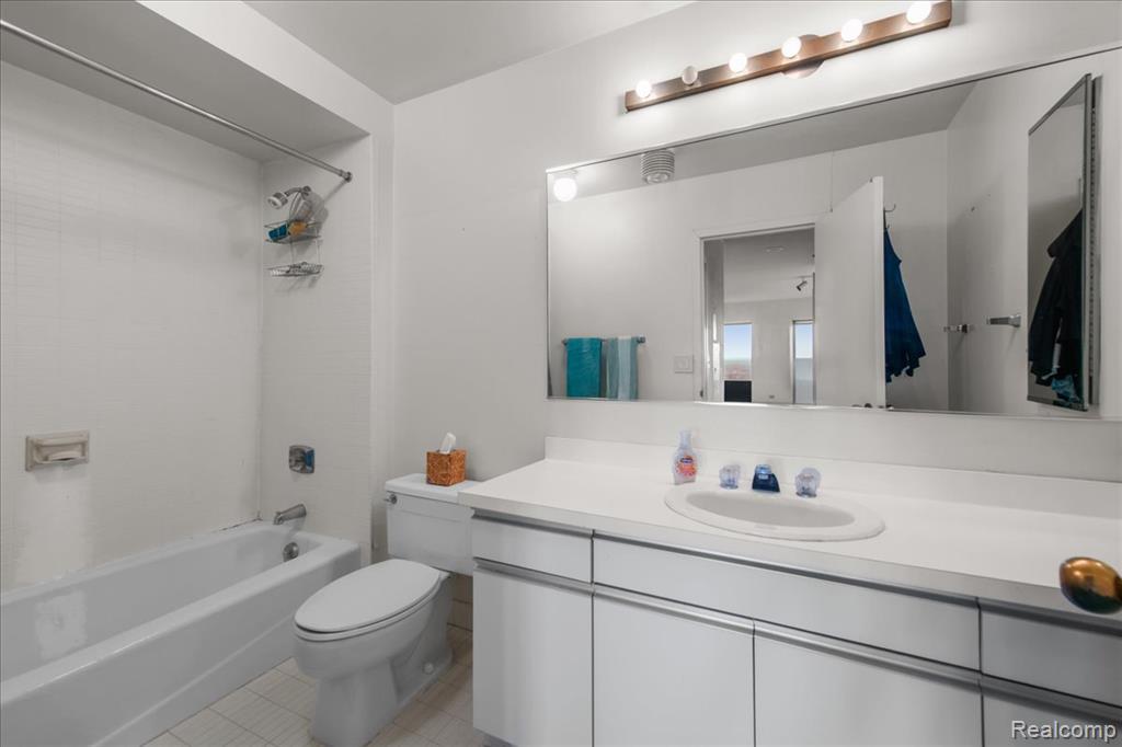 5000 Town Center, 3303-3304, Southfield, MI 48075 — Photo 31