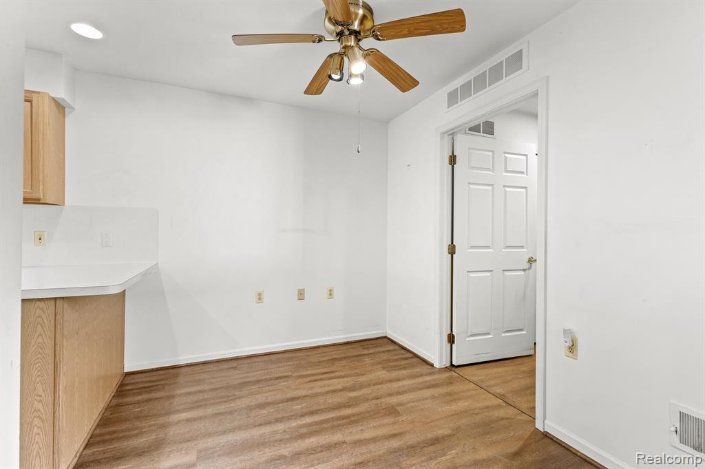 21370 MULBERRY Court, 57, Farmington Hills, MI 48336 — Photo 20