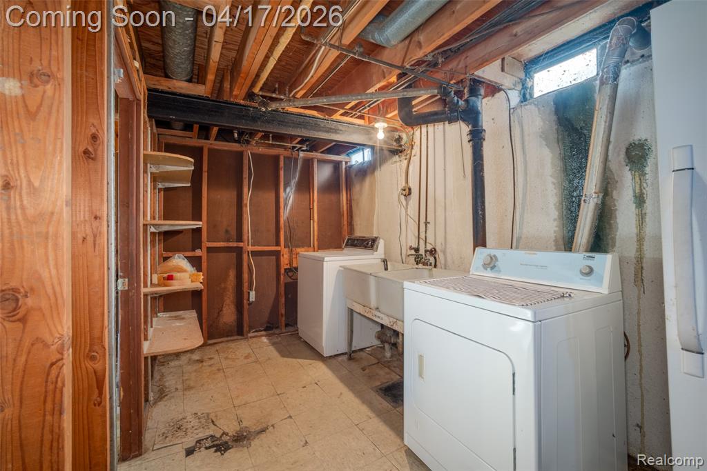 29889 Brown Court, Garden City, MI — Photo 24