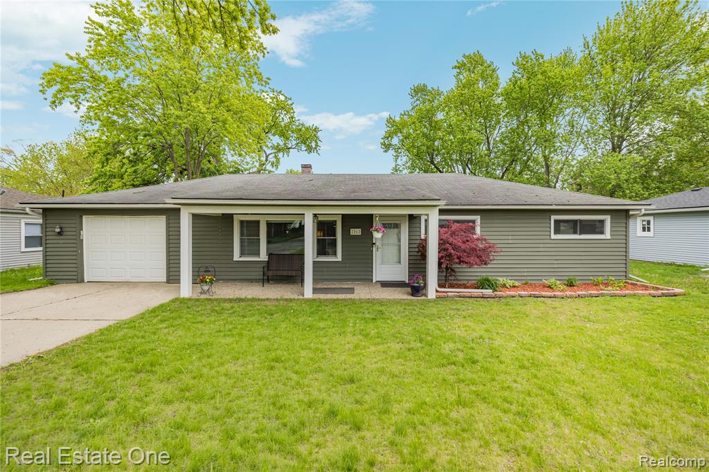 2262 Kohler Street, Waterford, MI 48329 — front exterior