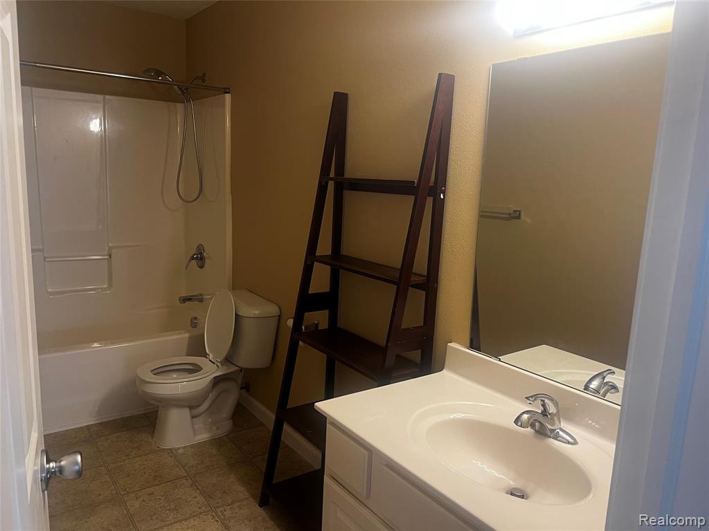 6460 Avalon Drive SE, Caledonia, MI 49316 — Photo 11