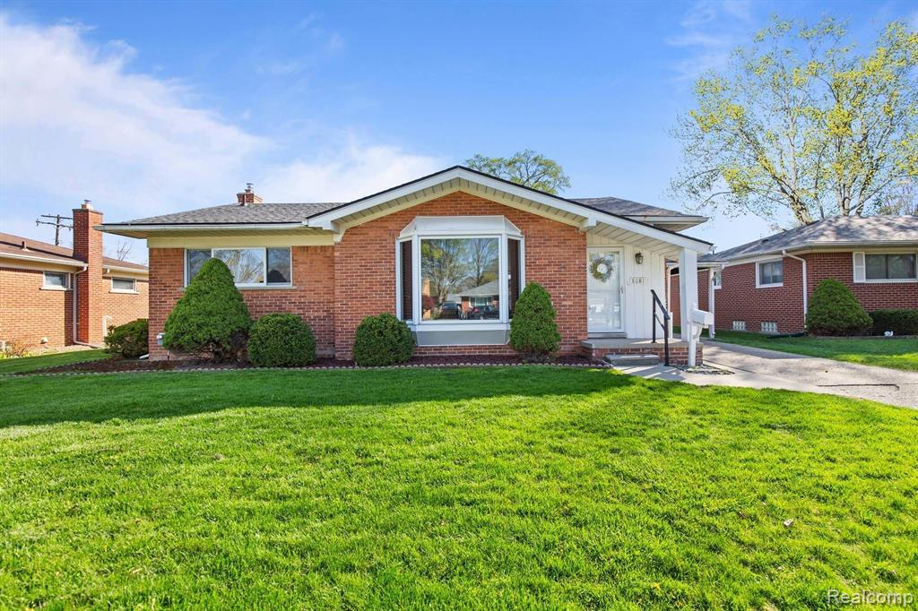 8681 STROM Drive, Sterling Heights, MI 48314 — Photo 2