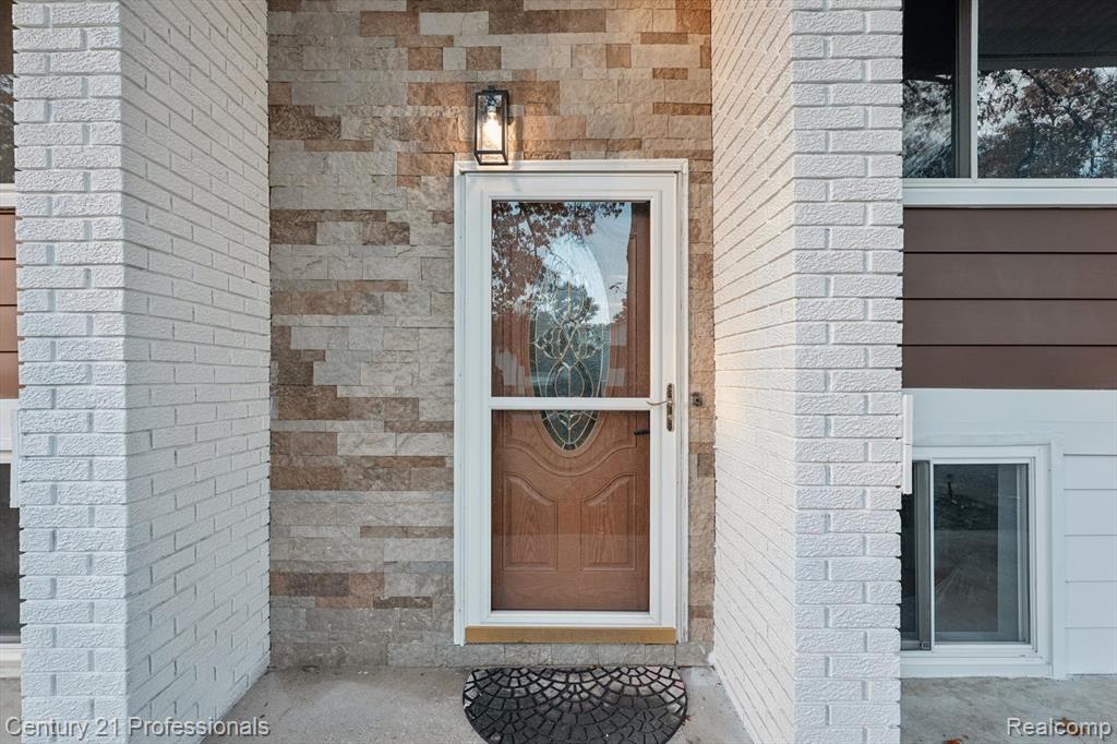 1268 Amarillo Street, Wolverine Lake, MI 48390 — Photo 4