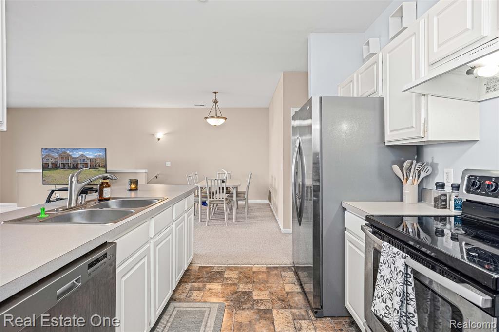 40442 Bay Harbor Lane, Canton, MI 48188 — Photo 12