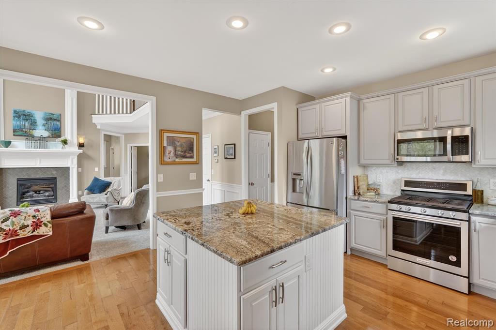 48877 Wildwood Court, Plymouth, MI 48170 — Photo 12