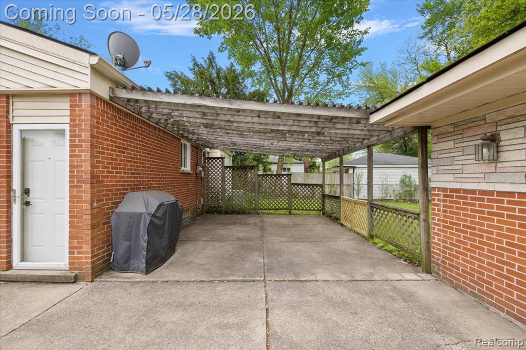 23015 Tuck Road, Farmington, MI 48336 — Photo 39