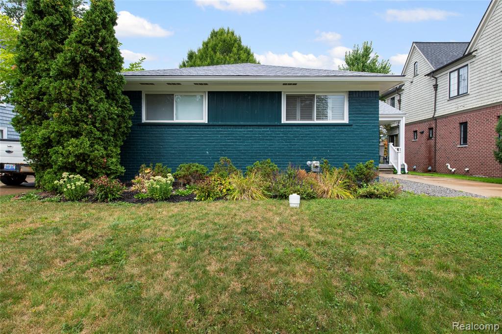 10534 Kingston Avenue, Huntington Woods, MI — Photo 2