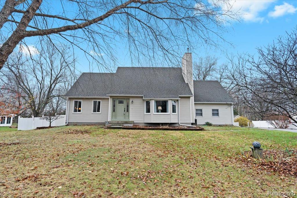 80 GROVELAND Drive, Howell, MI 48843 — front exterior
