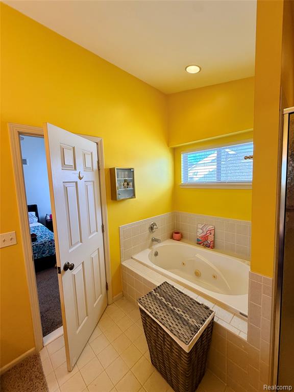 7586 Paradise Drive, Grand Blanc, MI 48439 — Photo 24