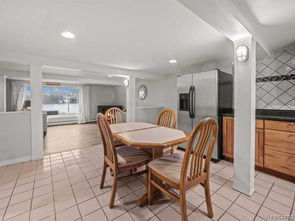 414 S SHOREWOOD Court, Lake Orion, MI 48362 — Photo 11