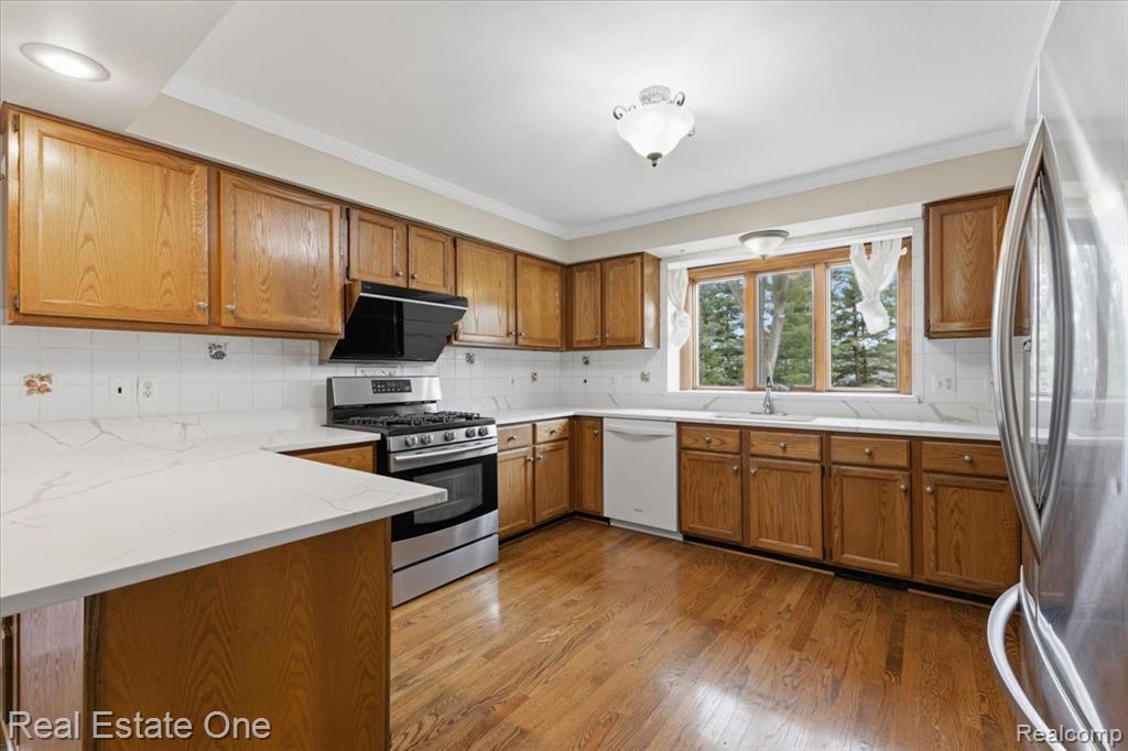 720 Essex Drive, Rochester Hills, MI 48307 — Photo 9