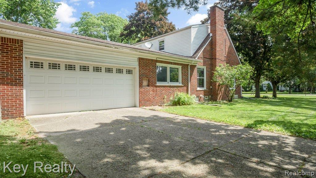 28611 Lathrup Boulevard, Lathrup Village, MI 48076 — Photo 36