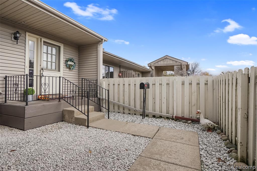 62512 Raleigh Court Court, 4, South Lyon, MI 48178 — Photo 3